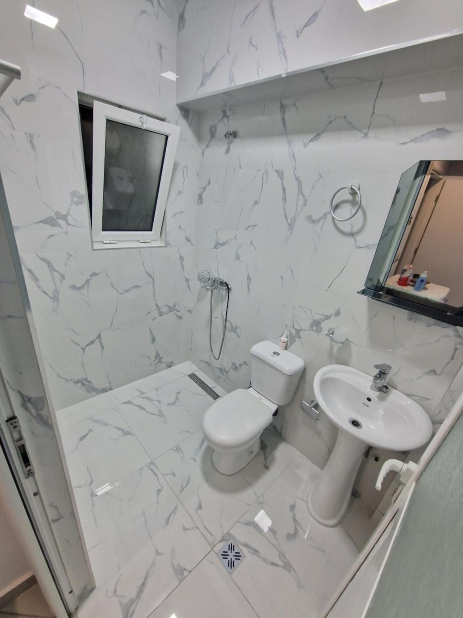 Beachfront Apartment Sarande Ngoại thất bức ảnh