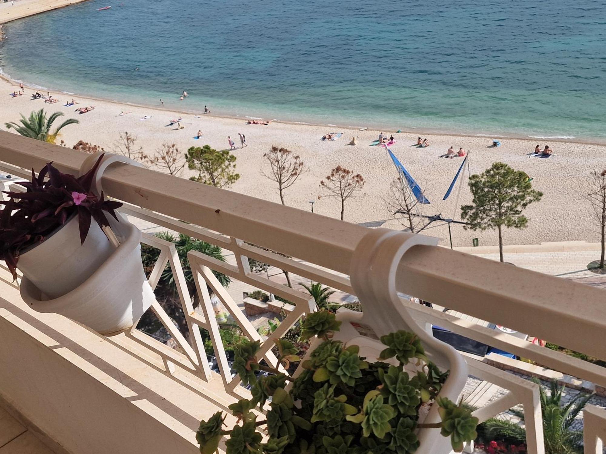 Beachfront Apartment Sarande Ngoại thất bức ảnh