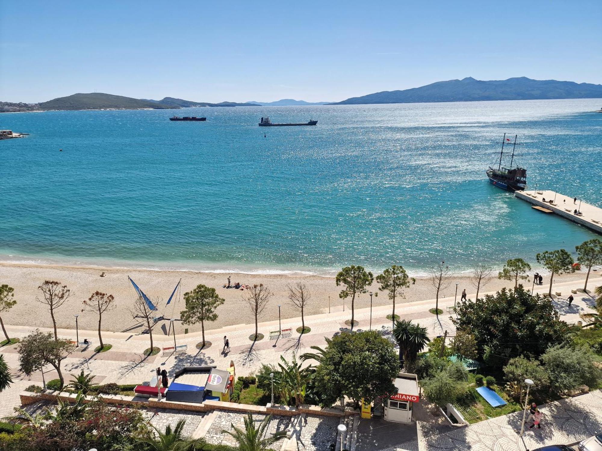 Beachfront Apartment Sarande Ngoại thất bức ảnh
